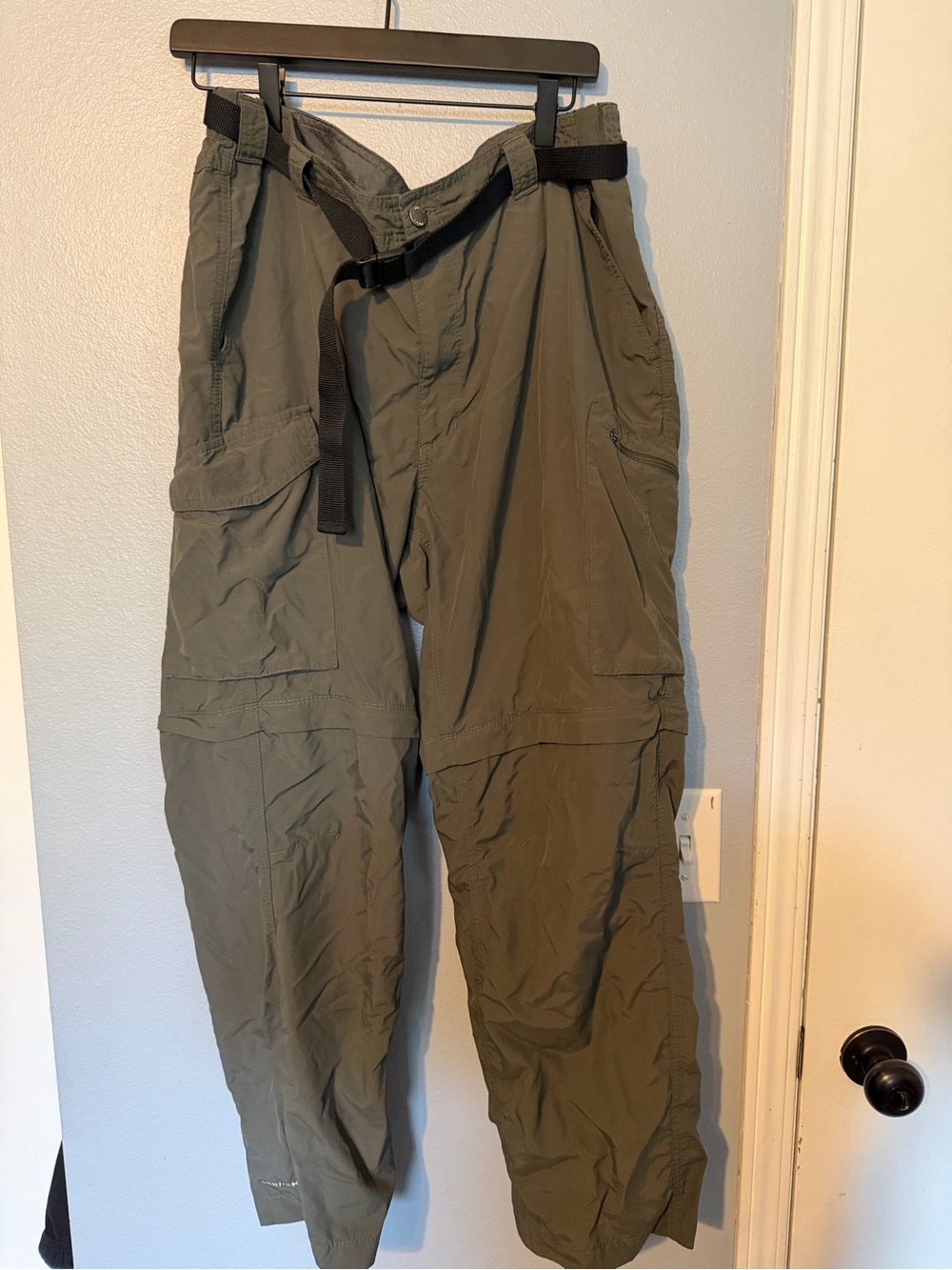 Columbia Olive Green Men's Cargo Pants with Built-In Web Belt